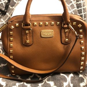 Micheal Kors - studded handle cross body